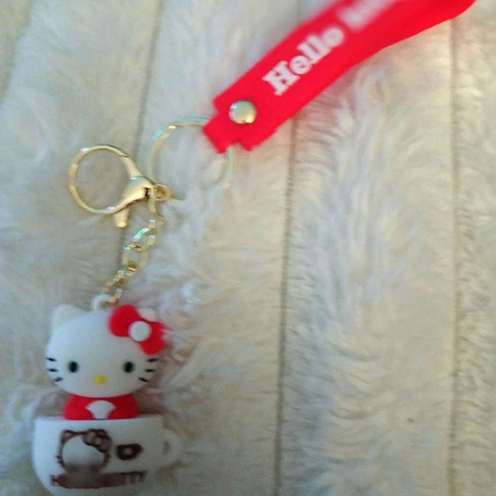 Hello Kitty Keychain - Picture 4 of 7